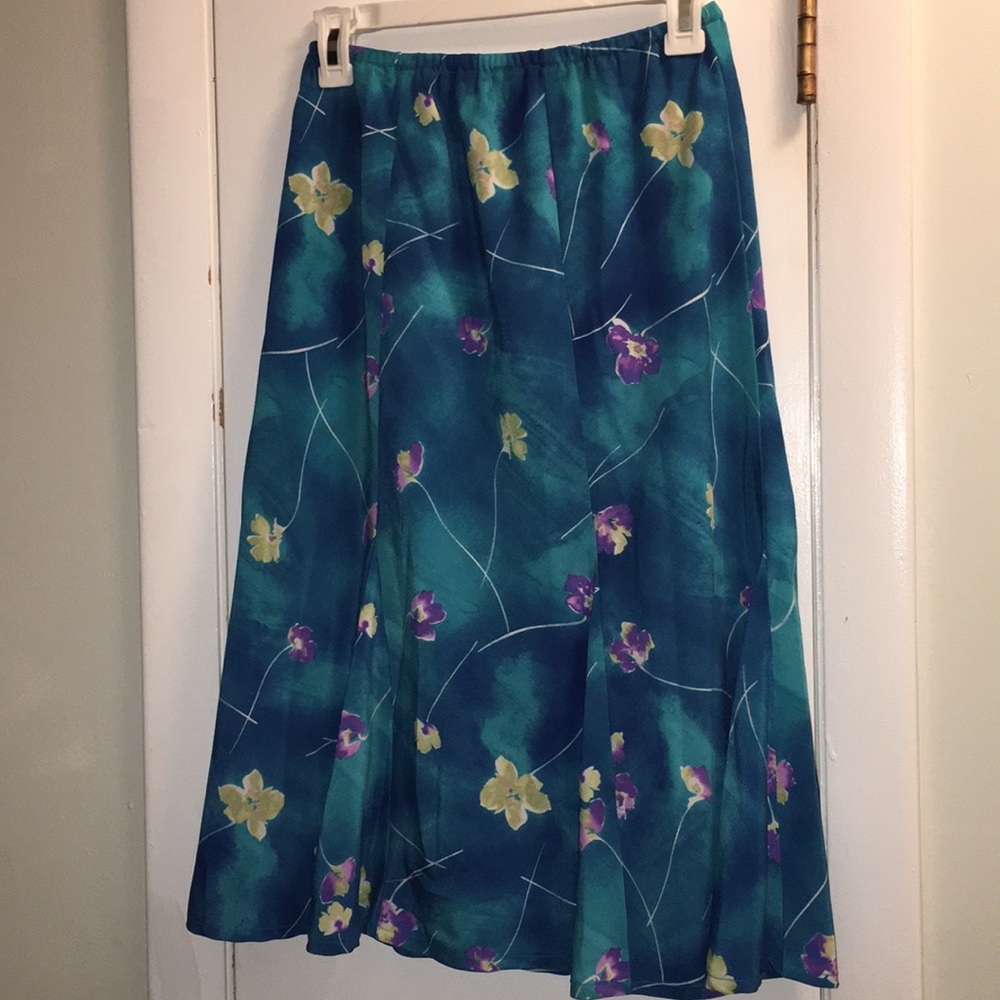 Woman’s Medium Floral Skirt